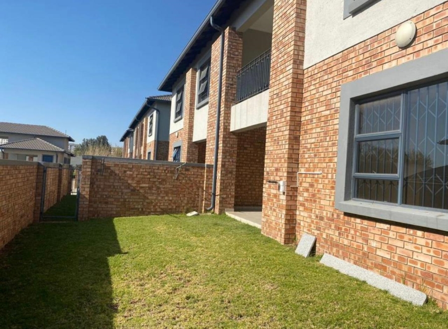 2 Bedroom Property for Sale in Noordwyk Gauteng