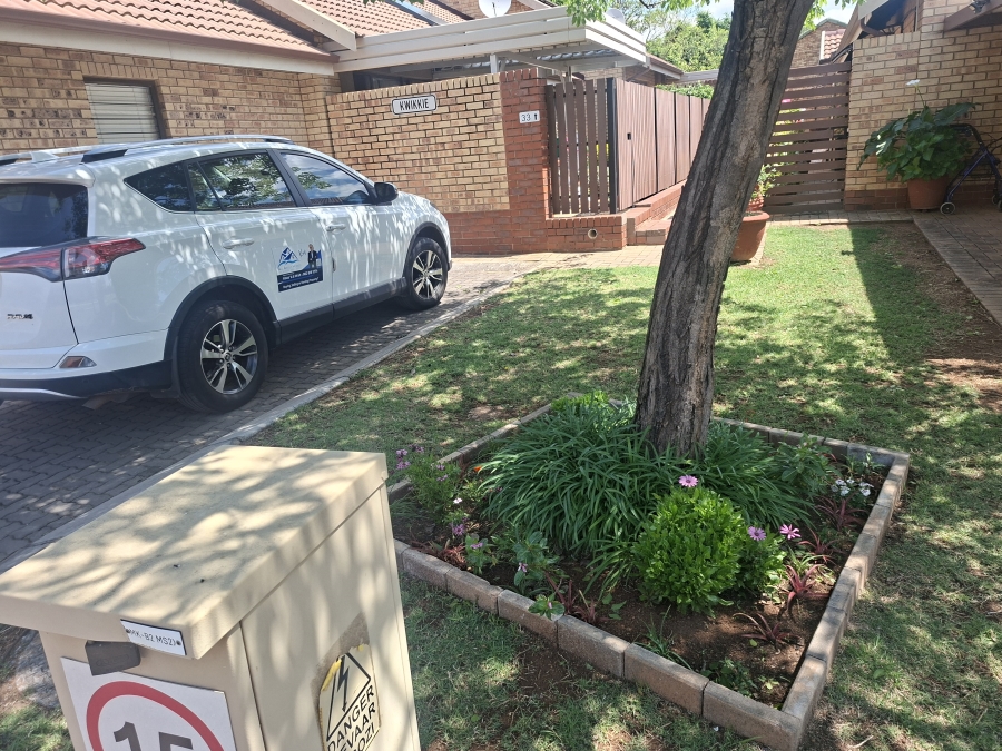 2 Bedroom Property for Sale in Equestria Gauteng