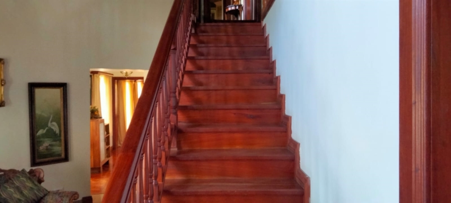 9 Bedroom Property for Sale in Hekpoort Gauteng