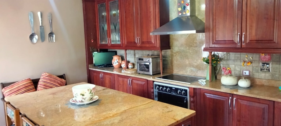 9 Bedroom Property for Sale in Hekpoort Gauteng
