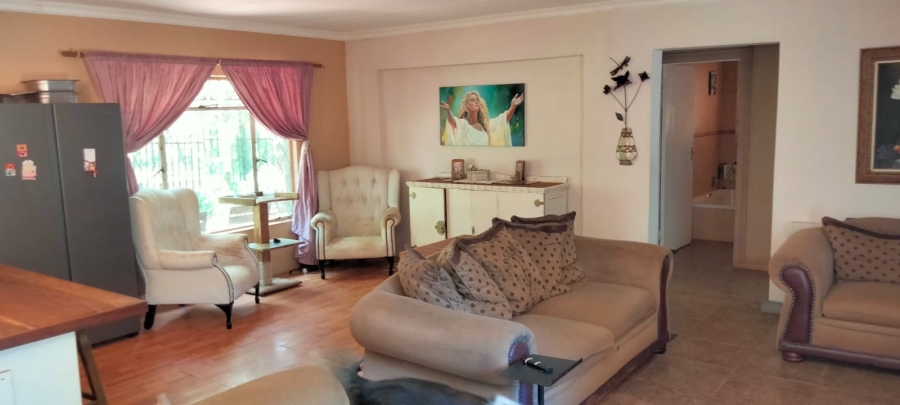 9 Bedroom Property for Sale in Hekpoort Gauteng