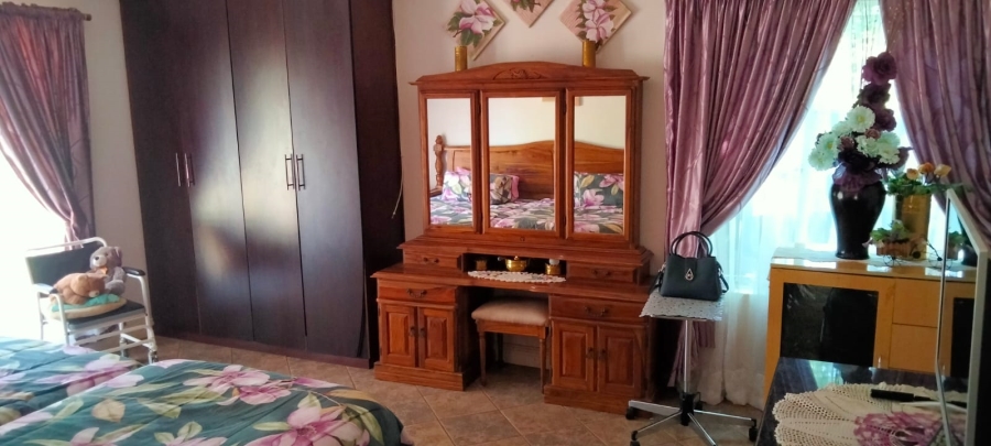 9 Bedroom Property for Sale in Hekpoort Gauteng
