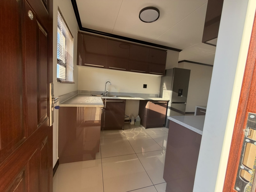 To Let 2 Bedroom Property for Rent in Blue Hills Gauteng
