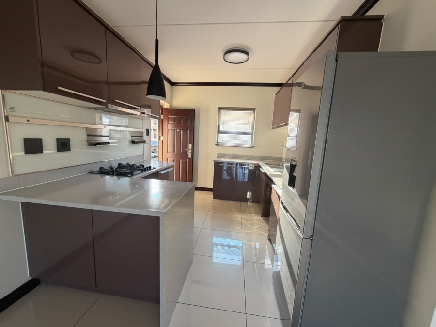 To Let 2 Bedroom Property for Rent in Blue Hills Gauteng