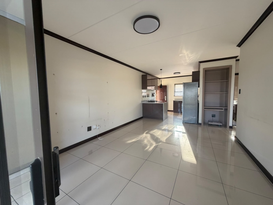 To Let 2 Bedroom Property for Rent in Blue Hills Gauteng