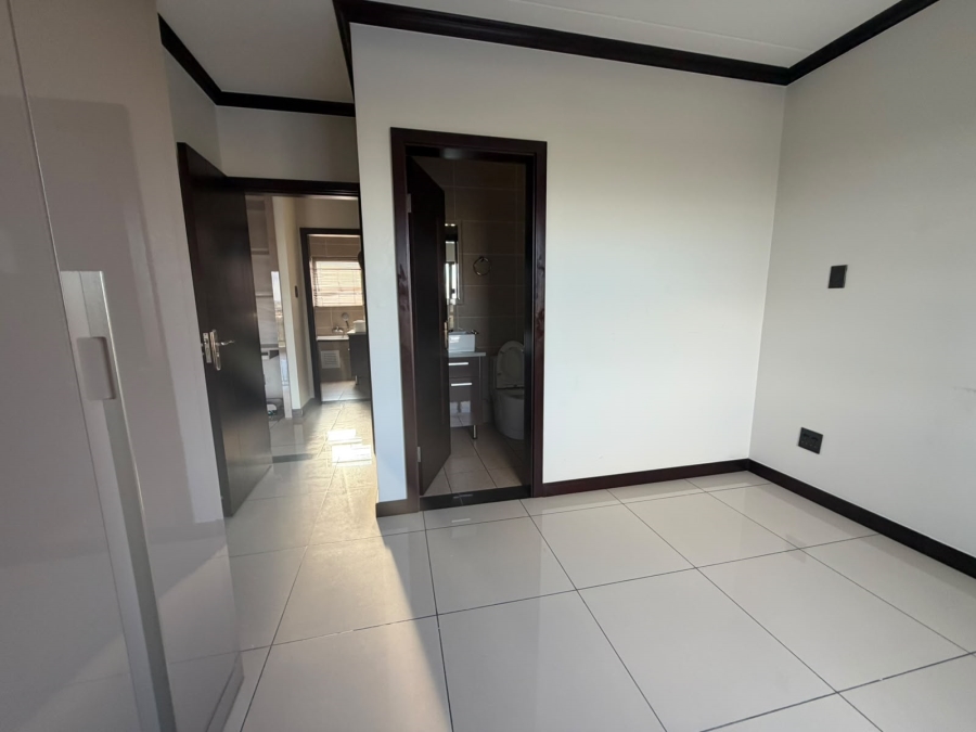 To Let 2 Bedroom Property for Rent in Blue Hills Gauteng