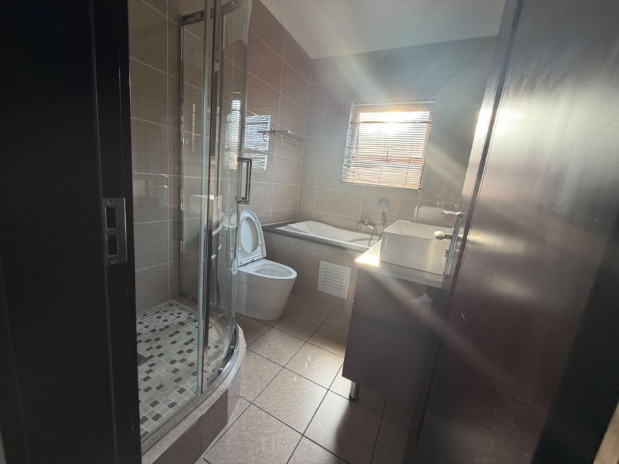 To Let 2 Bedroom Property for Rent in Blue Hills Gauteng