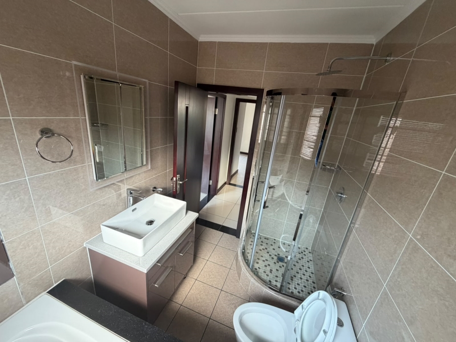 To Let 2 Bedroom Property for Rent in Blue Hills Gauteng
