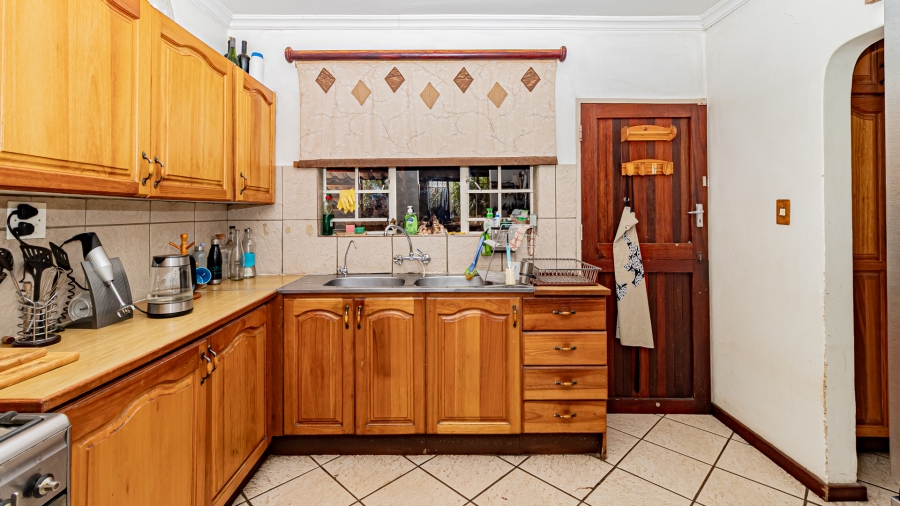 4 Bedroom Property for Sale in Garsfontein Gauteng