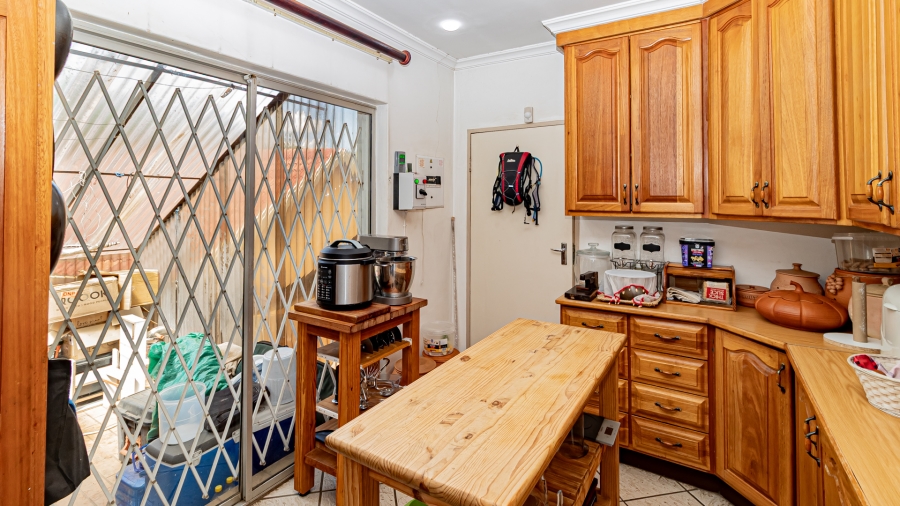 4 Bedroom Property for Sale in Garsfontein Gauteng