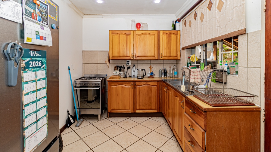 4 Bedroom Property for Sale in Garsfontein Gauteng