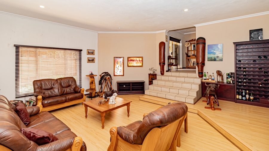 4 Bedroom Property for Sale in Garsfontein Gauteng