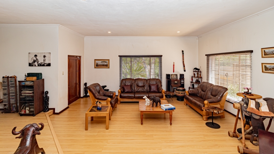 4 Bedroom Property for Sale in Garsfontein Gauteng