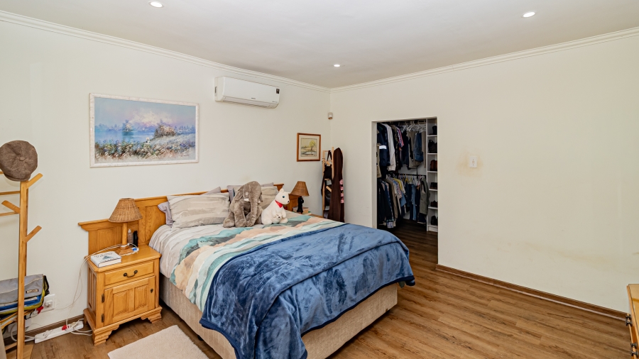 4 Bedroom Property for Sale in Garsfontein Gauteng