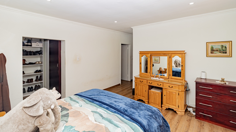 4 Bedroom Property for Sale in Garsfontein Gauteng