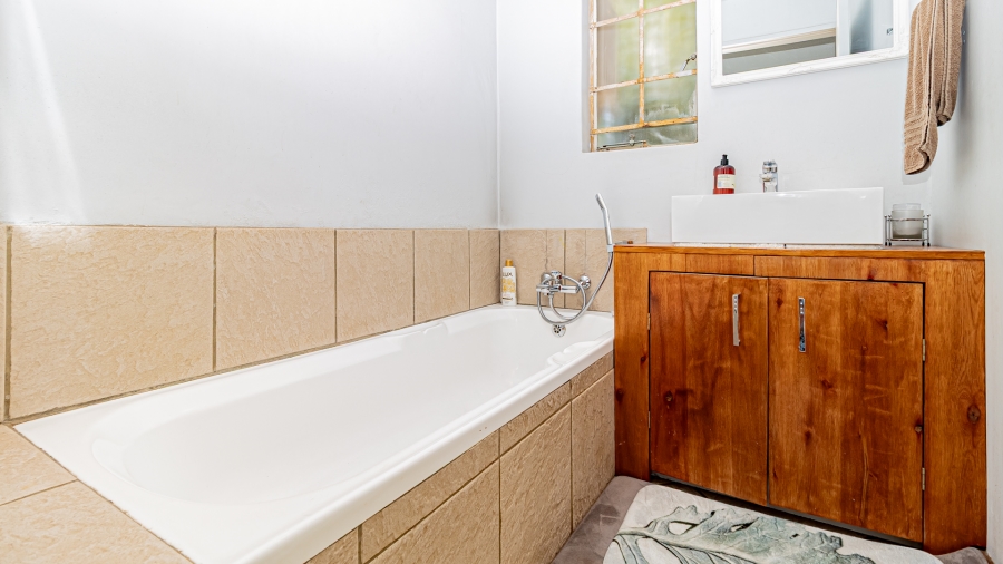 4 Bedroom Property for Sale in Garsfontein Gauteng