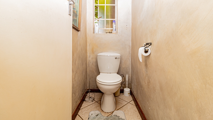 4 Bedroom Property for Sale in Garsfontein Gauteng
