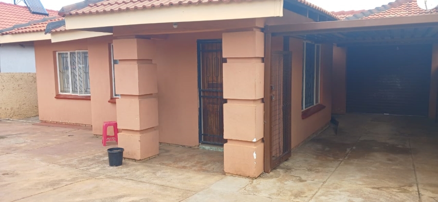 3 Bedroom Property for Sale in Soshanguve WW Gauteng