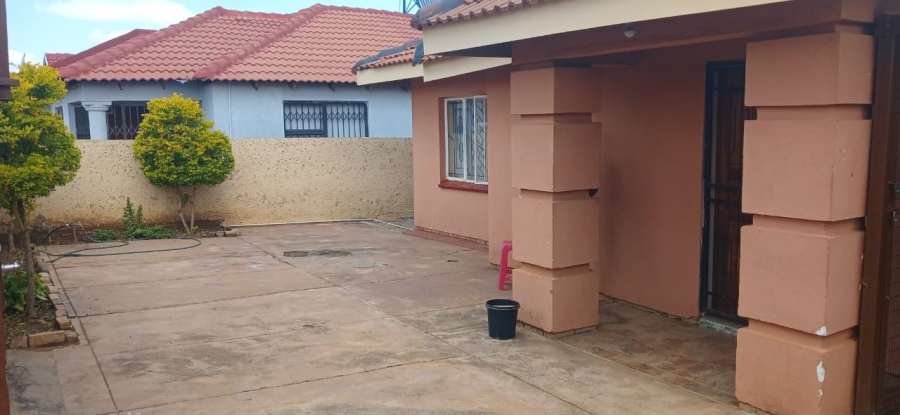3 Bedroom Property for Sale in Soshanguve WW Gauteng