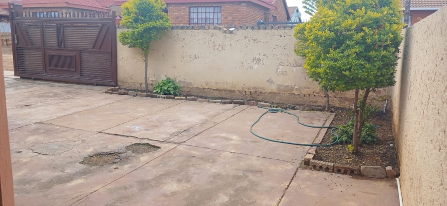 3 Bedroom Property for Sale in Soshanguve WW Gauteng