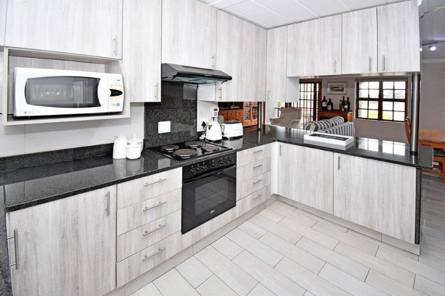 2 Bedroom Property for Sale in Dowerglen Ext 4 Gauteng