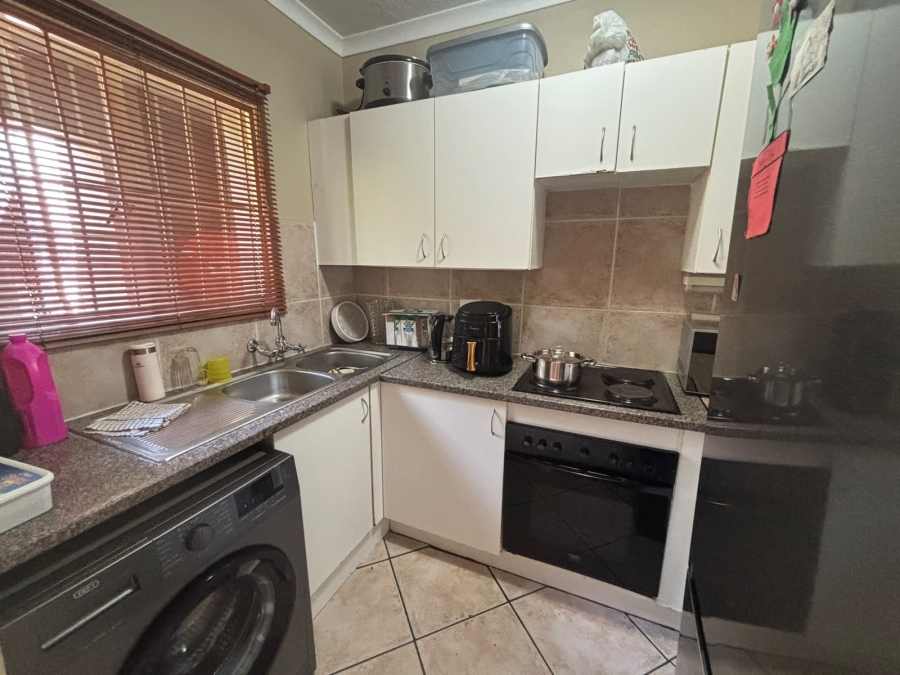 To Let 2 Bedroom Property for Rent in Wilgeheuwel Gauteng