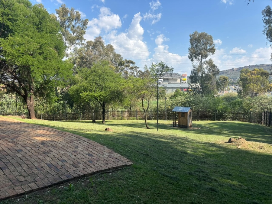 To Let 2 Bedroom Property for Rent in Wilgeheuwel Gauteng