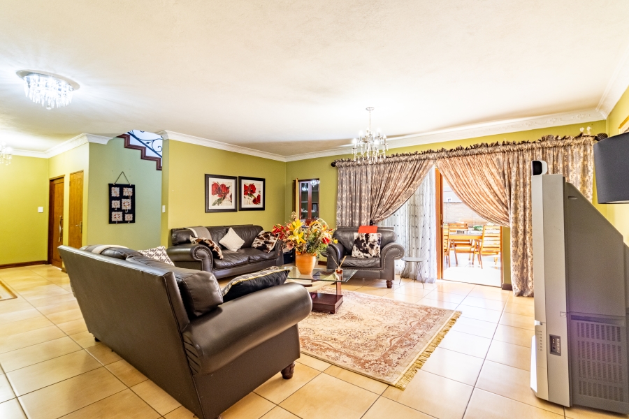 To Let 4 Bedroom Property for Rent in Willow Acres Gauteng