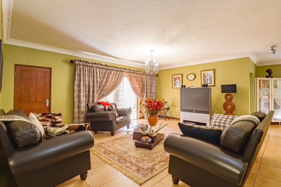 To Let 4 Bedroom Property for Rent in Willow Acres Gauteng