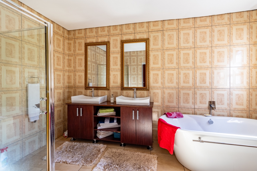 To Let 4 Bedroom Property for Rent in Willow Acres Gauteng
