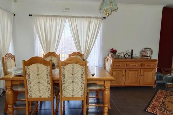 4 Bedroom Property for Sale in Helikonpark Gauteng