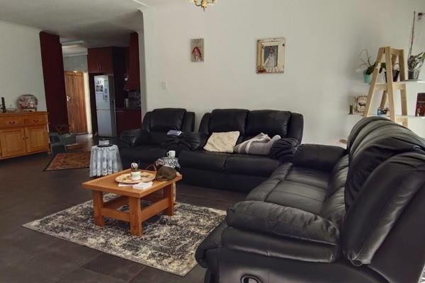 4 Bedroom Property for Sale in Helikonpark Gauteng