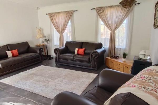 4 Bedroom Property for Sale in Helikonpark Gauteng