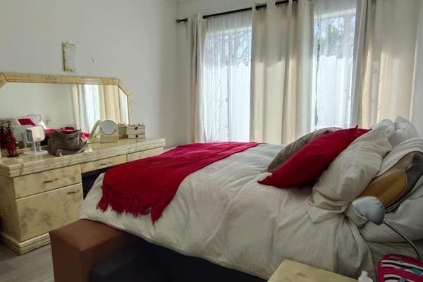 4 Bedroom Property for Sale in Helikonpark Gauteng