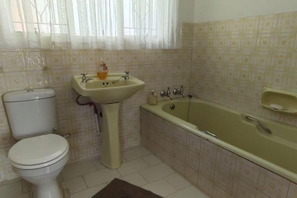 4 Bedroom Property for Sale in Helikonpark Gauteng