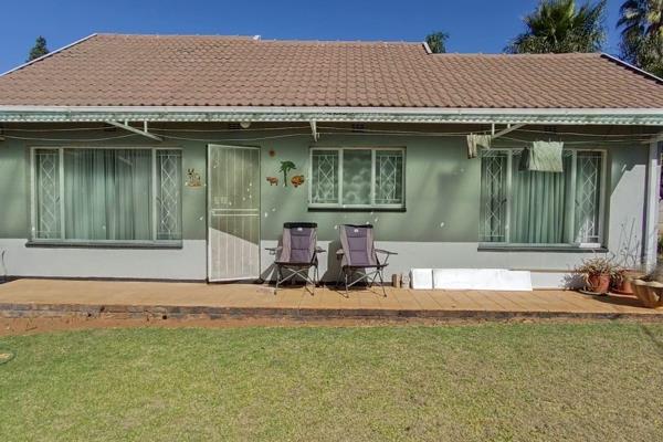 4 Bedroom Property for Sale in Helikonpark Gauteng