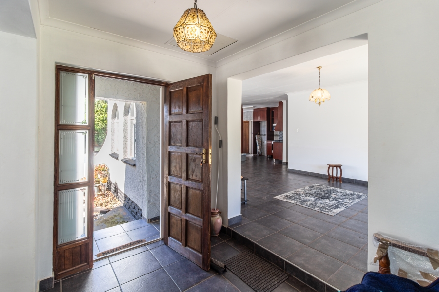 4 Bedroom Property for Sale in Helikonpark Gauteng