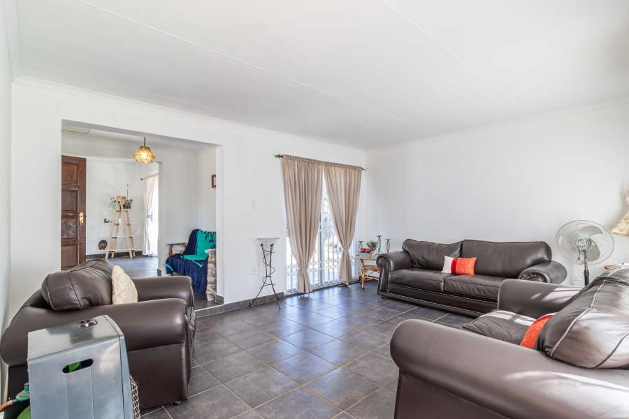 4 Bedroom Property for Sale in Helikonpark Gauteng