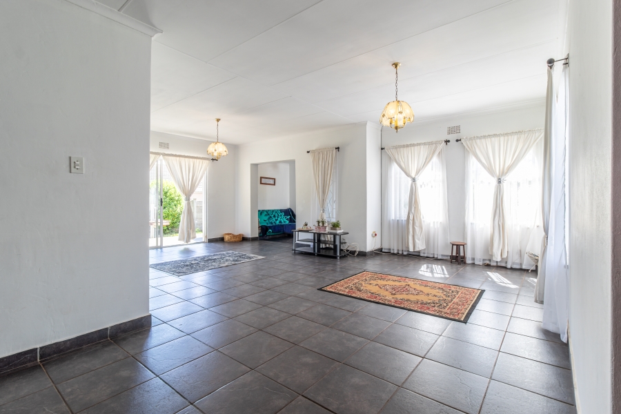 4 Bedroom Property for Sale in Helikonpark Gauteng