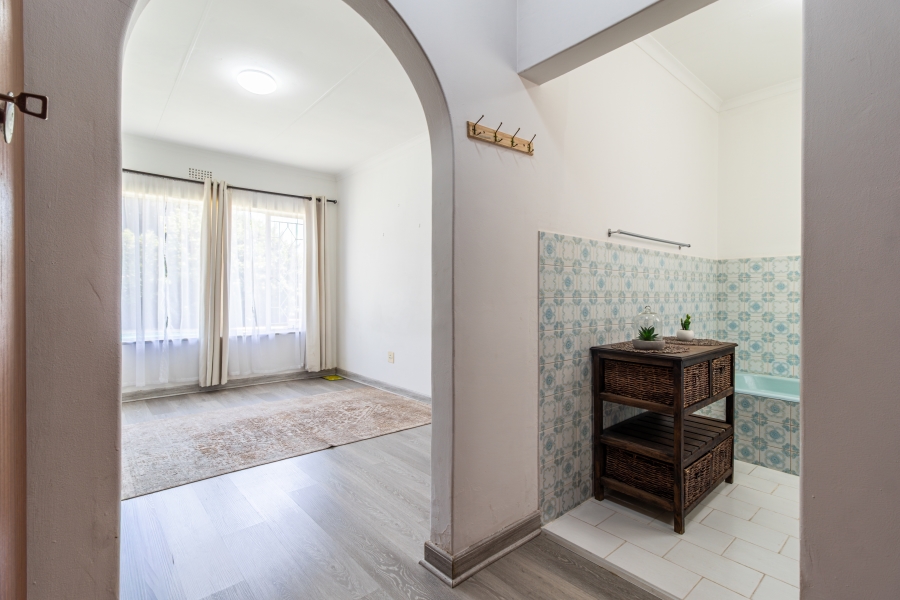 4 Bedroom Property for Sale in Helikonpark Gauteng