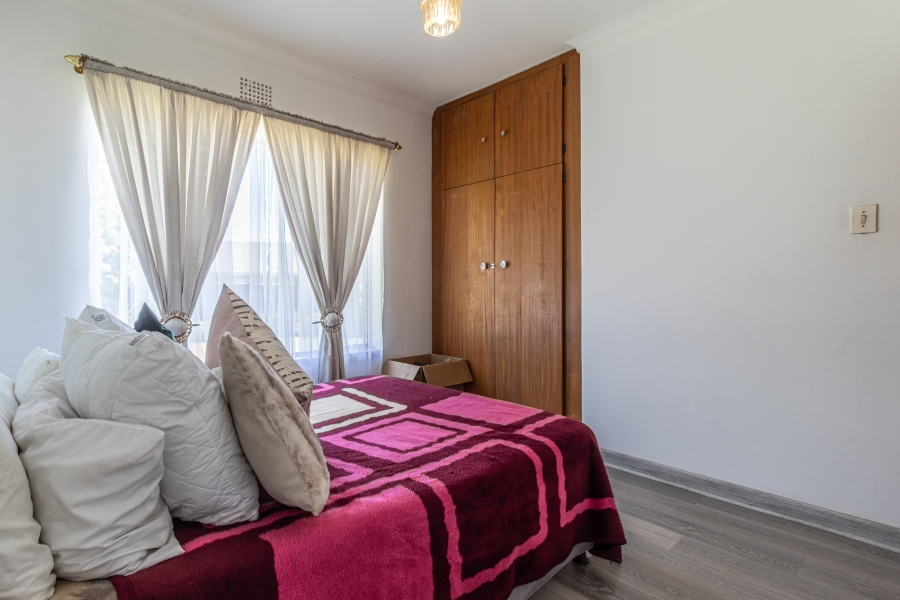 4 Bedroom Property for Sale in Helikonpark Gauteng