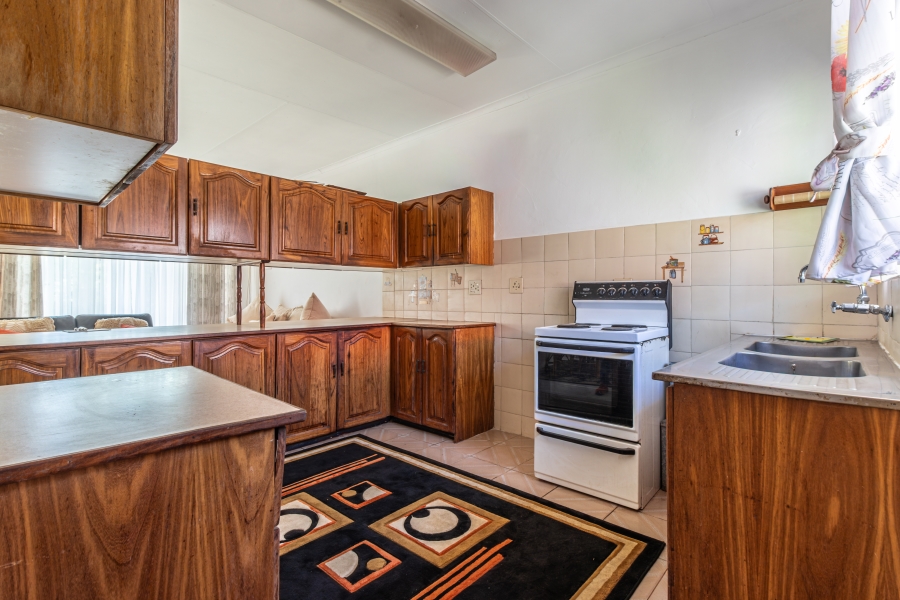 4 Bedroom Property for Sale in Helikonpark Gauteng