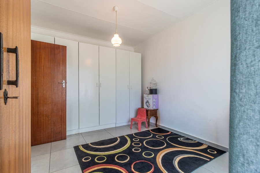 4 Bedroom Property for Sale in Helikonpark Gauteng