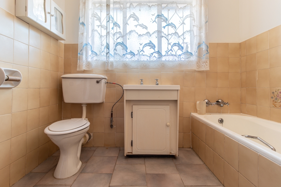 4 Bedroom Property for Sale in Helikonpark Gauteng