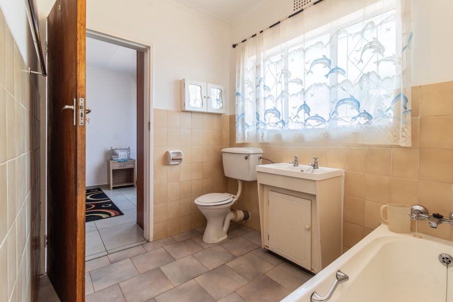 4 Bedroom Property for Sale in Helikonpark Gauteng