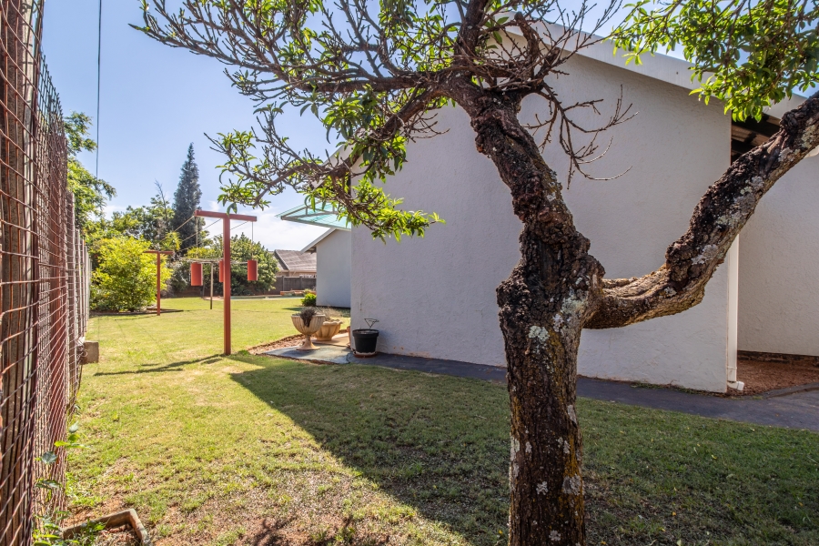 4 Bedroom Property for Sale in Helikonpark Gauteng