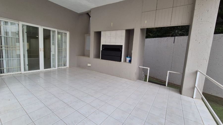 To Let 4 Bedroom Property for Rent in Wierda Valley Gauteng