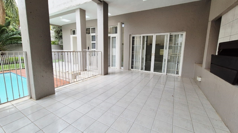 To Let 4 Bedroom Property for Rent in Wierda Valley Gauteng