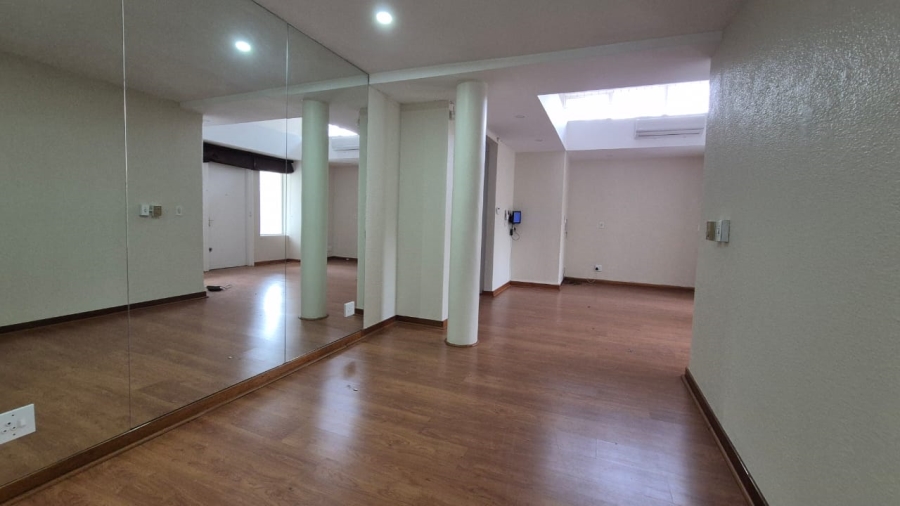 To Let 4 Bedroom Property for Rent in Wierda Valley Gauteng
