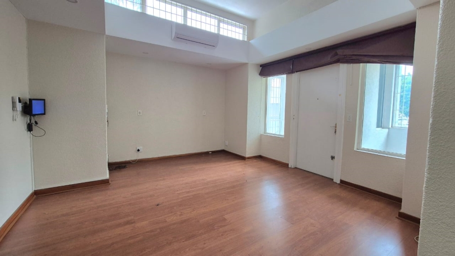 To Let 4 Bedroom Property for Rent in Wierda Valley Gauteng